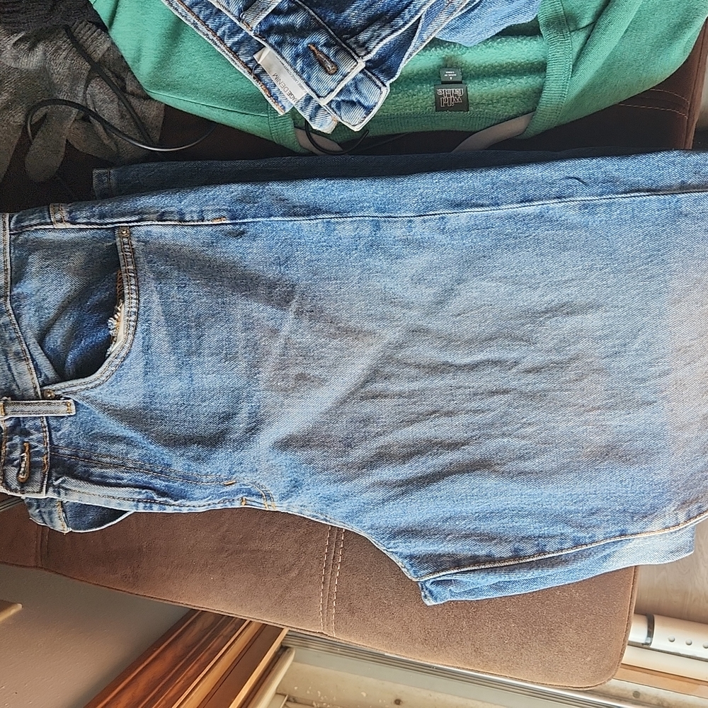 Jeans - Picture 3 of 3